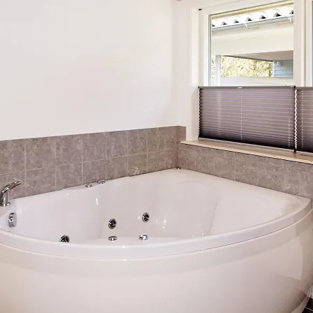 Holiday Home Hybenvej V